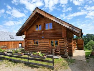 Фото отеля Experience this unique wooden house!