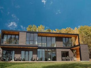 Hotel pic Le Ruisseau: luxurious villa in Charlevoix.