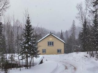 Фото отеля Chalet aux mille étoiles near Mt-Tremblant with Hot Tub