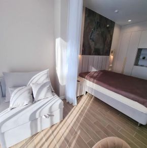 NearBy Hotel