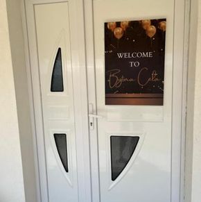 NearBy Hotel
