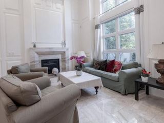 Фото отеля Luxurious Private Rooms in Richmond