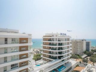 Фото отеля Seaview Pearl Suite Larnaca