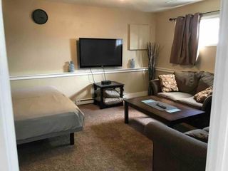 Hotel pic Brilliant 2 bedroom suite near hospital and downtown