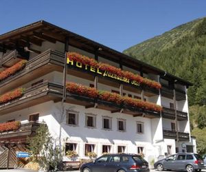 Hotel Paznaunerhof Galtuer Austria