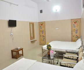 NearBy Hotel
