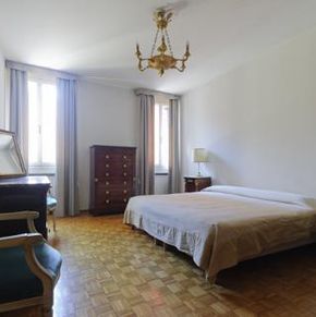 NearBy Hotel