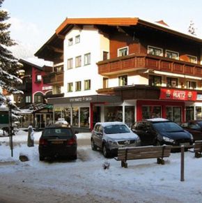 NearBy Hotel