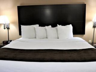 Hotel pic Rock Island Inn & Suites