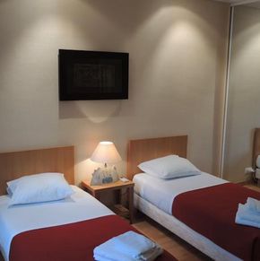 NearBy Hotel