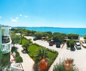 Apartments Malic Donje Petrcane Croatia