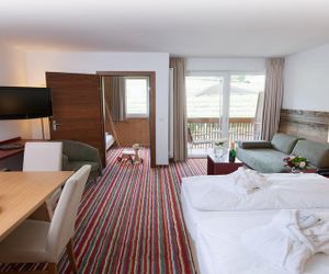 alpina zillertal . family lifestyle kinderhotel Fugen Austria