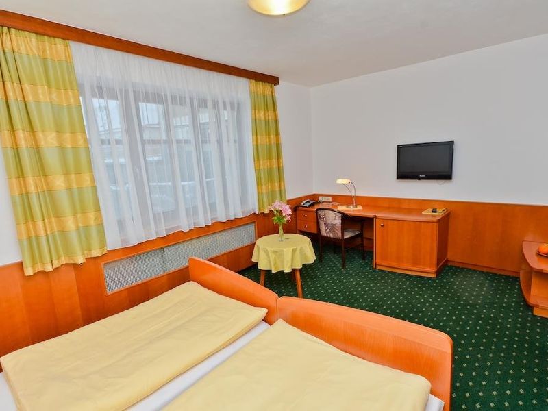 Hotel Photo 1