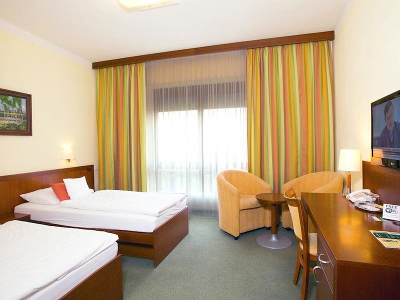 Hotel Photo 1