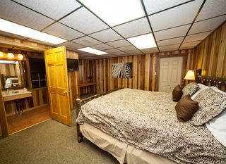 Hotel pic Log Cabin Lodge & Suites