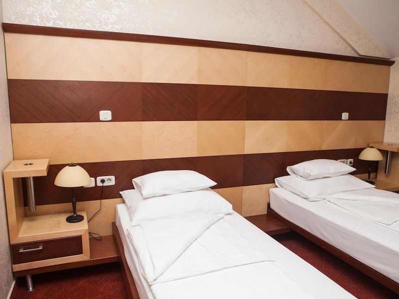 Hotel Photo 1