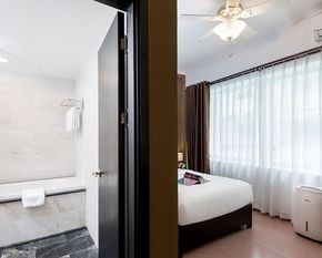 NearBy Hotel
