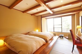 image of hotel Sarusawaike Yoshidaya