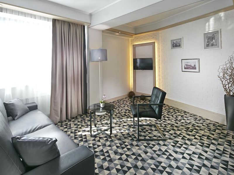 Hotel Photo 1