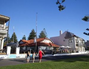 Seawall Apartments Glenelg Australia