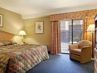 Photo of Days Inn & Suites by Wyndham Artesia