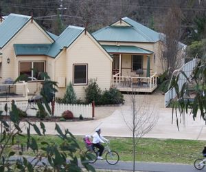 Autumn Affair Cottages Bright Australia