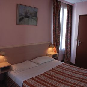 NearBy Hotel