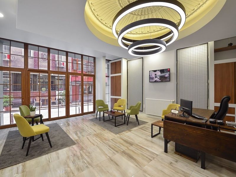 Hotel Photo 6