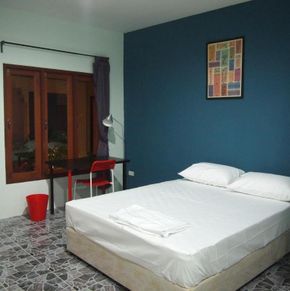 NearBy Hotel