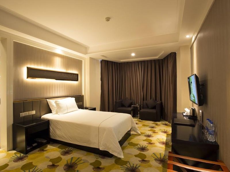 Hotel Photo 12