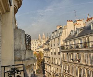 Villa Margaux Opéra Montmartre Paris France