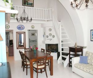 Peters Arhontiko Mykonos Town Greece