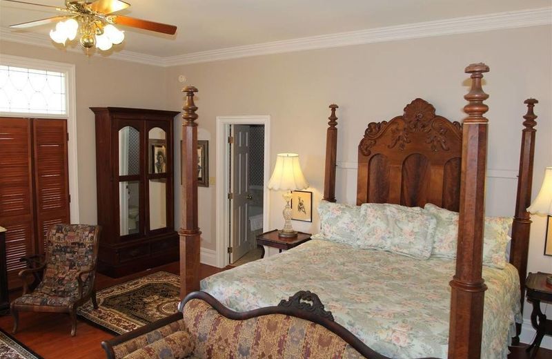 Corners Mansion Inn – A Bed and Breakfast