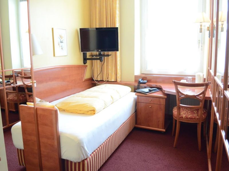 Hotel Photo 5