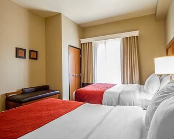 Photo of Comfort Suites Redding - Shasta Lake