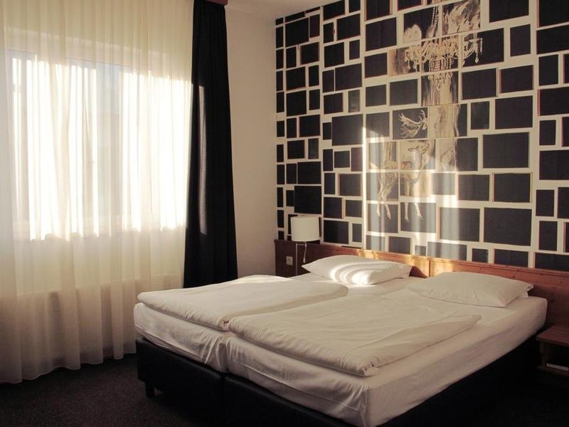Hotel Photo 1