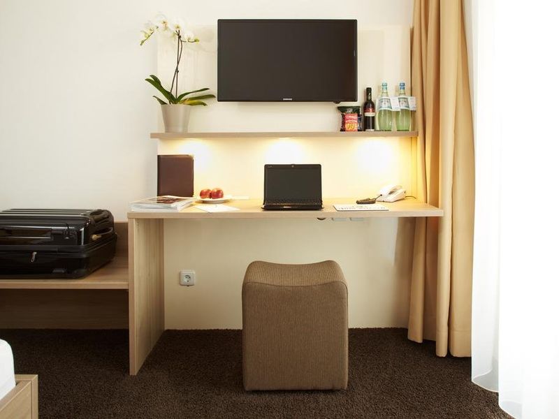 Hotel Photo 9
