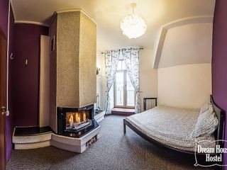 Hostel 812