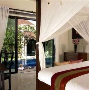 NearBy Hotel