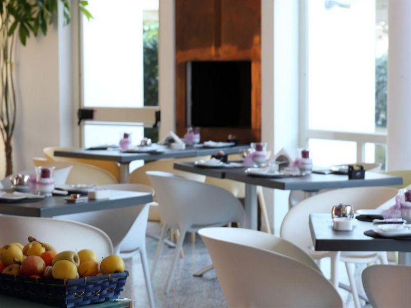 Hotel Photo 12