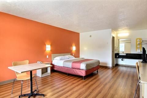 Photo of Motel 6-Middleburg Heights, OH - Cleveland