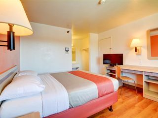 Hotel pic Motel 6-Windsor Locks, CT - Hartford