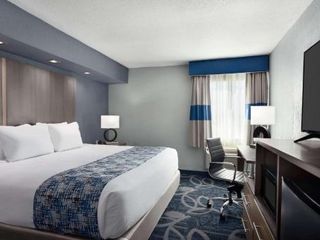Hotel pic Baymont Inn & Suites Shawnee