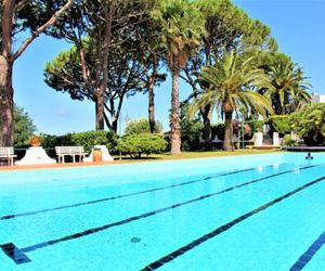 Villetta con Piscina e Grande Giardino Forio Italy