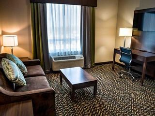 Фото отеля Holiday Inn Express & Suites Spruce Grove - Stony Plain, an IHG Hotel
