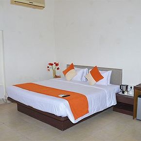 NearBy Hotel