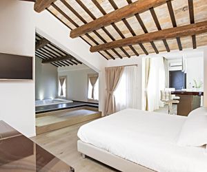 Borgoleoni 18 - Room and Breakfast Ferrara Italy