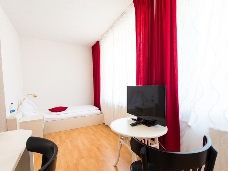 Hotel Photo 6