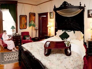 Фото отеля Beall Mansion An Elegant Bed & Breakfast Inn