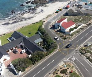 7 Views Self Catering Beachfront Apartment Bloubergstrand South Africa